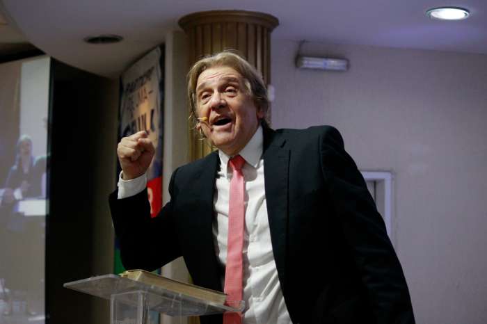 A Pecadora e a Misericórdia de Deus: Religião Salva?